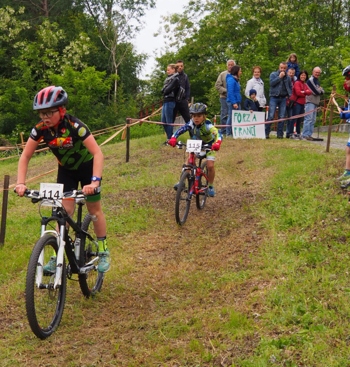 2019 Moris Mantello